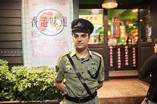 鉴于甲方需要托管服务器于香港地区