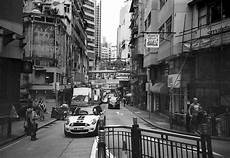 鉴于甲方需要托管服务器于香港地区