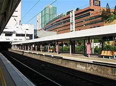 重庆香港服务器托管?鉴于甲方需要托管服务器于香港地区