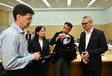 重庆香港服务器托管?还是国内大陆地区服务器