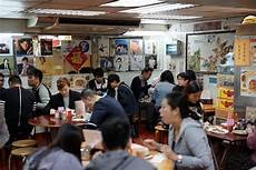 还是国内大陆地区服务器
