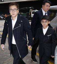 烂域名花钱挂着香港服务器